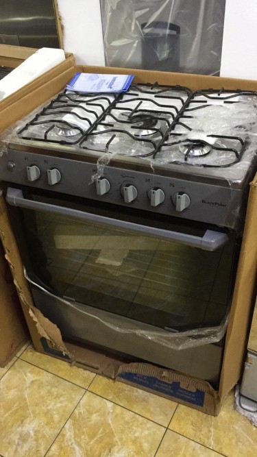 BlackPoint Brand New 30 Inch 5 Burner Gas Stove