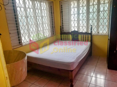 1 Bdrm Apt & Parking