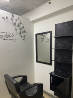 Hairstylist And Nail Station For Rent.