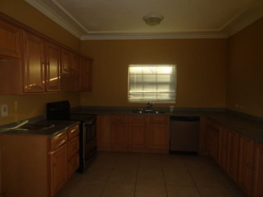 3 BEDROOM 3.5 BATH IN GATED COMMUNITY