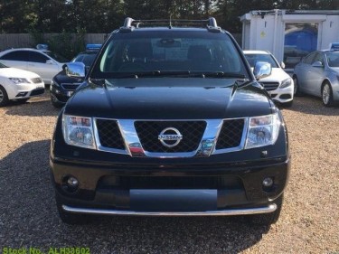 Nissan Frontier Navara 2015