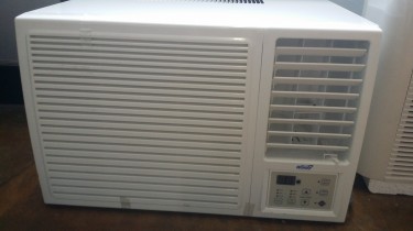 BRAND NEW WINDOW AIR CONDITION