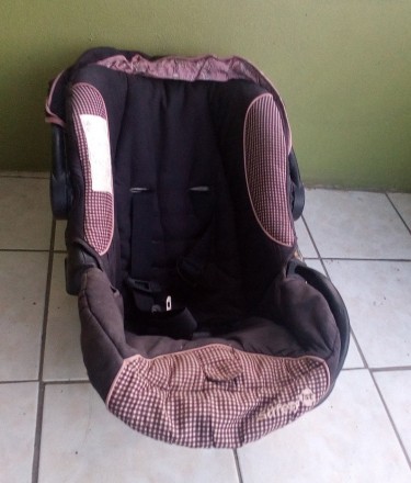 Pre-Owned Baby Car Seat For Sale.