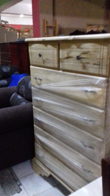 Beautiful Pine 7 Drawer Chest Of Drawers For Sale 