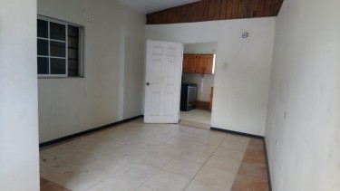 Over 6 Bedrooms Beach Front (Ideal For Investment)