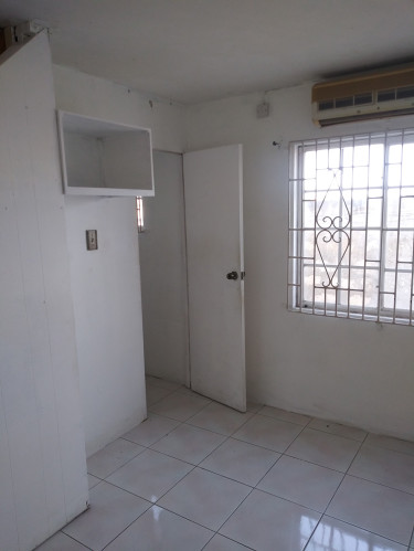 1 Bedroom (Self Contained Townhouse With Water).