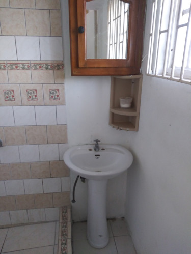 1 Bedroom (Self Contained Townhouse With Water).