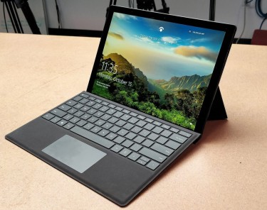 Microsoft Surface Pro 6 - Canada Version