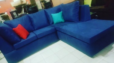 BEAUTIFUL BLUE SECTIONAL FOR SALE 