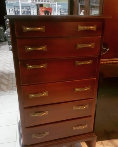 BEAUTIFUL CHEST OF DRAWERS FOR SALE 