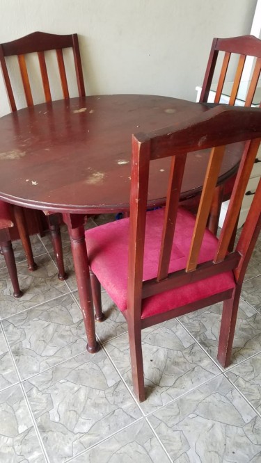 Dining Table  With 4 Chairs