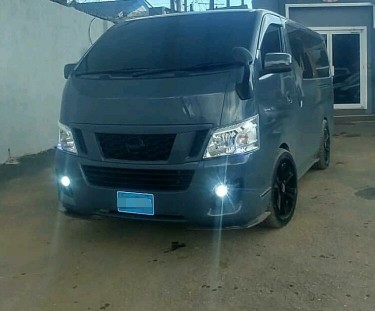 2013 Nissan Caravan Bus NV 350 Premium GX