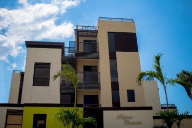 FULLY FURNISHED 3 BEDROOM 3.5 BATH APARTMENT