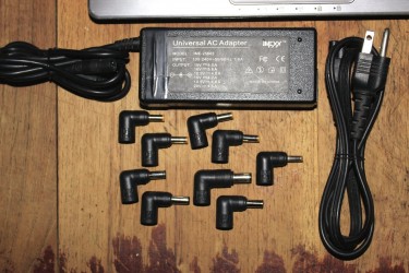 UNIVERSAL LAPTOP CHARGER