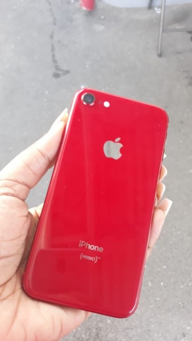IPhone 8 Red 64g 