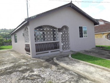 2 BEDROOM 1 BATH HOUSE FOR SALE