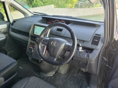 2012 Toyota Voxy ZS