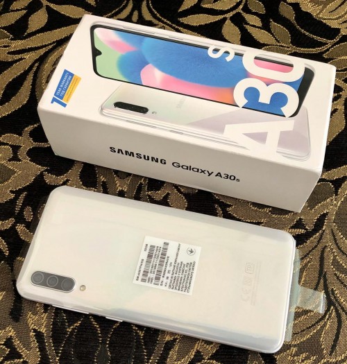 Brand New Samsung & IPhones For Sale
