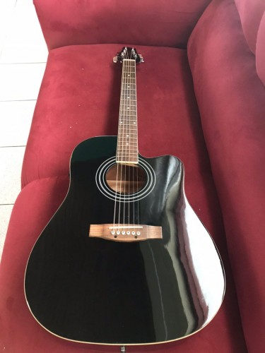 Stagg Cutaway Acoustic Electric Guitar (with Case)