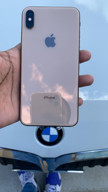 IPhone XS Max 256g  For Sale Cash Only 