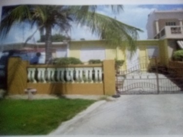 Lovely 3 Bedrooms 2 Bathrooms House