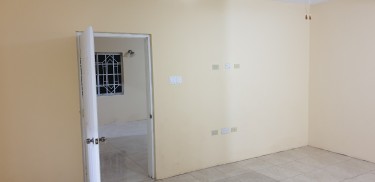 Newly Constructed 2 Bedroom 2 Bathrooms 