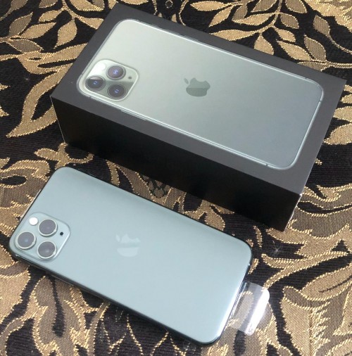 BRAND NEW IN BOX IPhone11pro<br />
(256GB,Unlocked)<br />
Pric