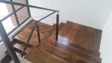 HARDWOOD AND LAMINATE FLOORING