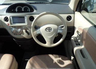 2014 Toyota Sienta 