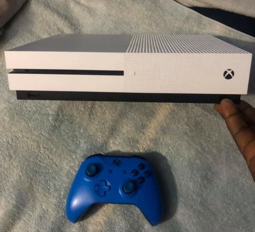 Faily New Xbox One S 1GB For Sale