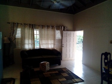 CORAL GARDEN 1 BED 1 BATH APARTMENT USD$750/MNTH