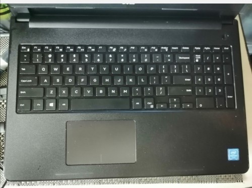 15.6 DELL TOUCHSCREEN - LIKE NEW