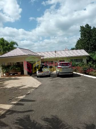 5 Bedrooms, 5 Bathrooms
