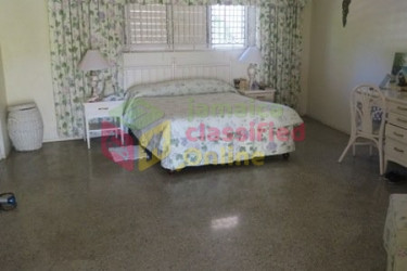5 Bedrooms, 5 Bathrooms