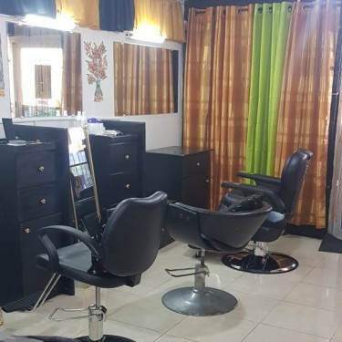 Nails Barber And Hair Stations