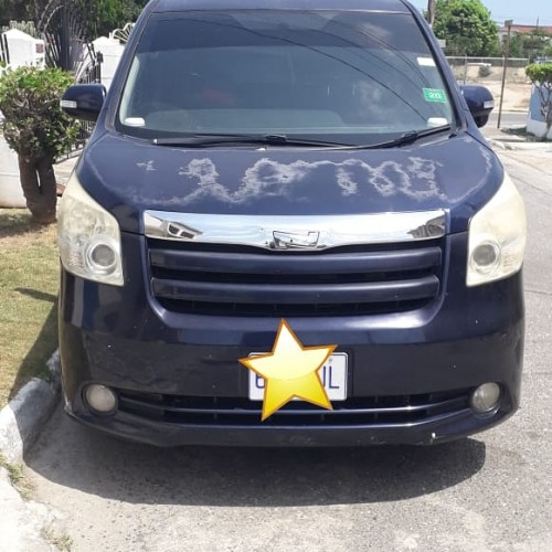 2007 Toyota  Noah For Sale 1.1 Mil Negotiable