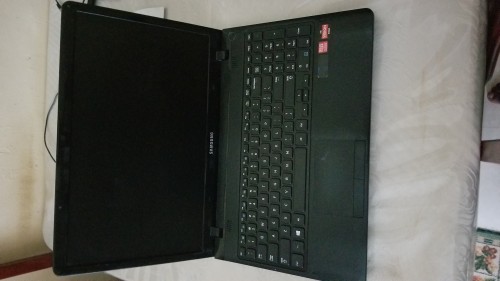 Samsung Notebook NP355V5C AMD A8-4500M APU