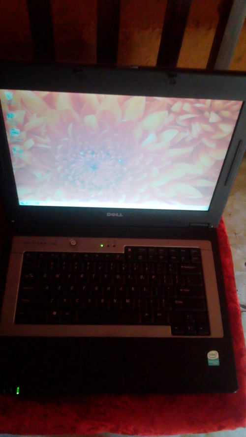 Dell For Sale Running Gud Wd7 3gb Wa Battery 16500