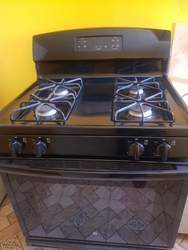 30 Inch GE Gas/Electric Stove 
