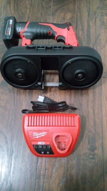 Milwaukee M12 Bandsaw Set Blade Included