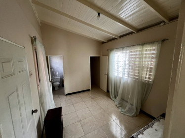 1 Bedroom 1 BATHROOM FLAT