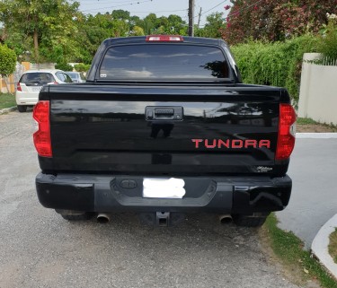 2017 Toyota Tundra (Black) Limited Edition