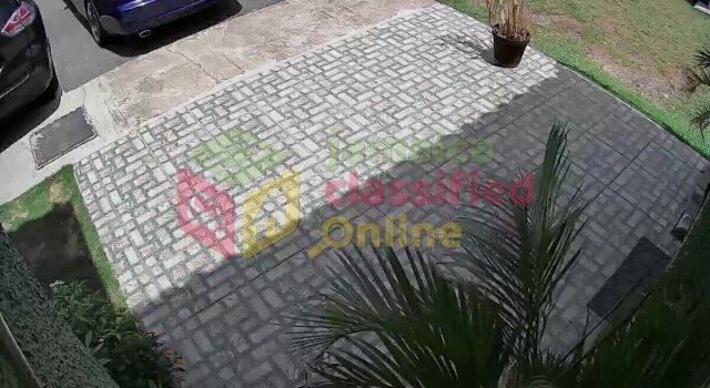 Gated 2 Bedrooms Townhouse with Patio Access