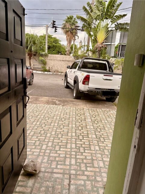 Gated 2 Bedrooms Townhouse with Patio Access
