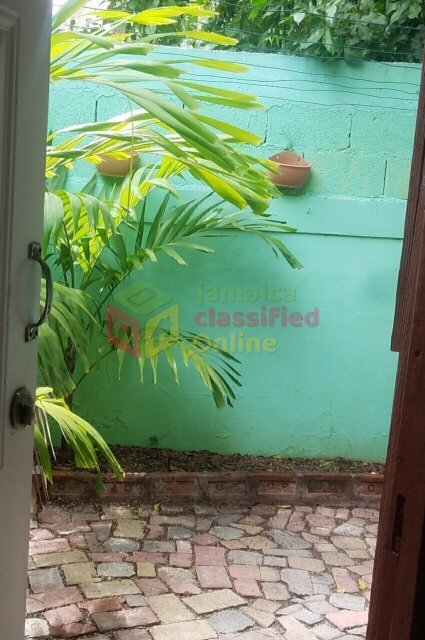 Gated 2 Bedrooms Townhouse with Patio Access