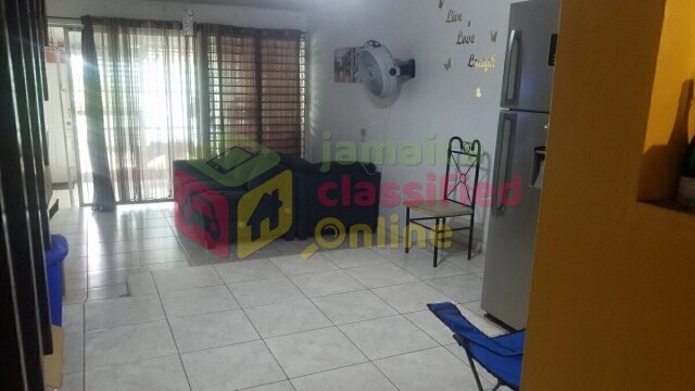 Gated 2 Bedrooms Townhouse with Patio Access