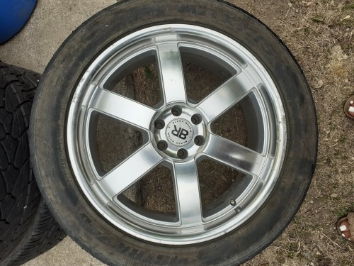 2009 Nissan Navara Rims And Tires For Sell 20's