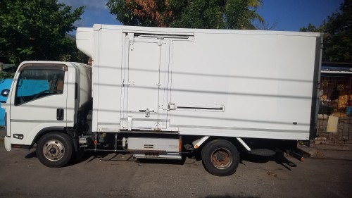 2012 Isuzu Double Freezer Truck Just Imported For