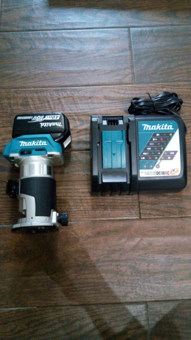 Makita Battery Powered Router 18 Volts Set