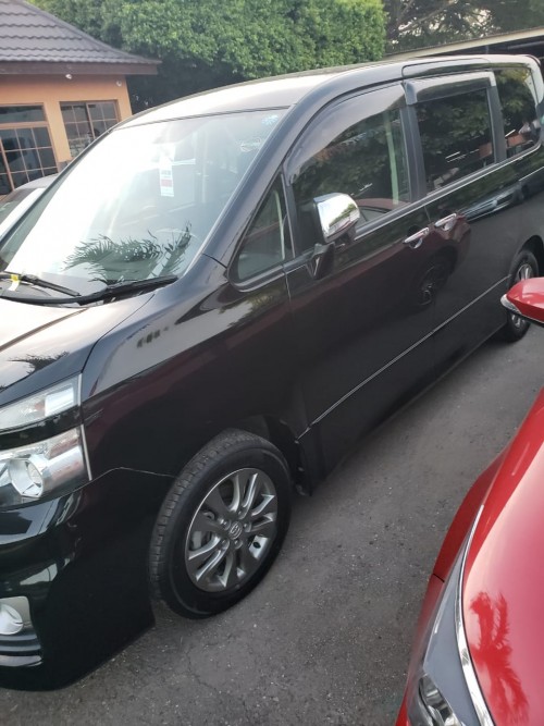 Toyota Voxy For Sale Fully Powed 2011